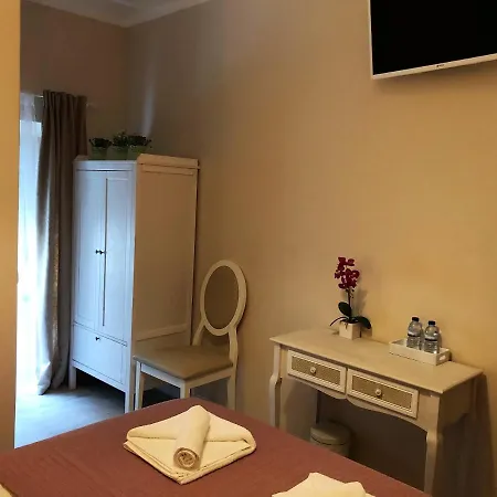 Bed and Breakfast The Capital Boutique