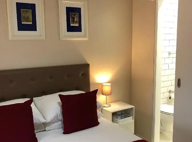 The Capital Boutique 4* Пениши