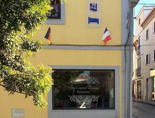 The Capital Boutique Пениши